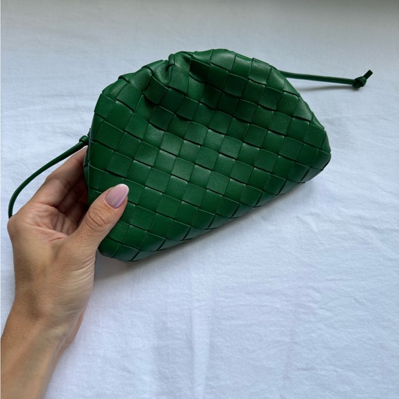 Authentic Bottega Veneta Small Pouch in green - Picture 3 of 12